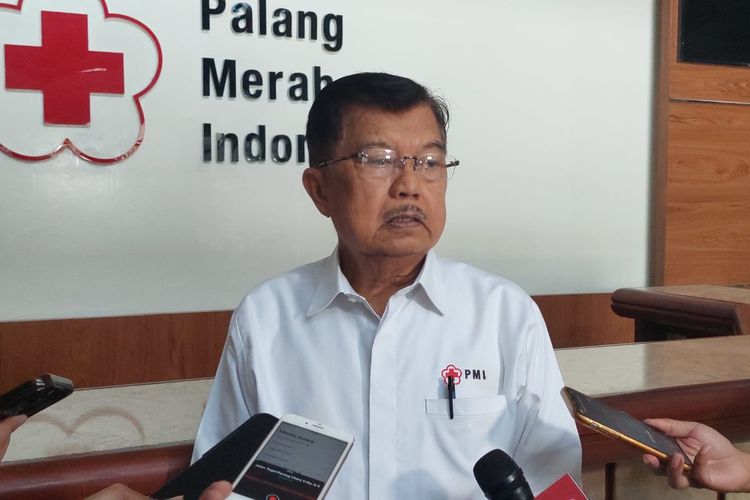 Ketua Umum Dewan Masjid Indonesia (DMI) sekaligus Ketua Umum Palang Merah Indonesia (PMI) Jusuf Kalla di Markas PMI, Jakarta, Selasa (10/10/2023).