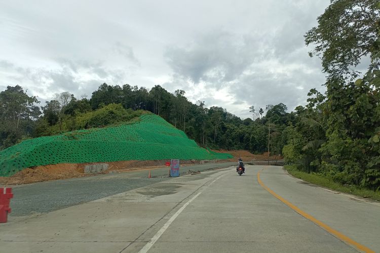 Jalan Provinsi Sepaku, akses menuju Ibu Kota Nusantara (IKN), Kalimantan Timur
