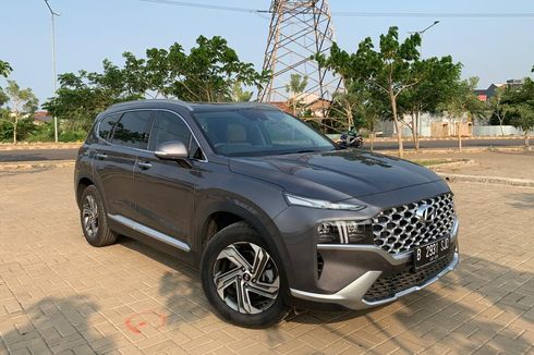 Hyundai Santa Fe Pakai Teknologi Bluelink