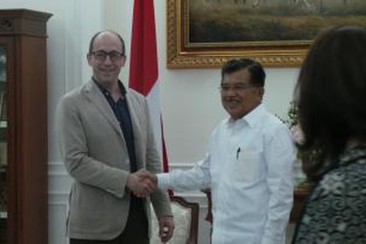 Wakil Presiden Jusuf Kalla menerima CEO Twitter Dick Costolo di Istana Wakil Presiden Jakarta, Kamis (26/3/2015)