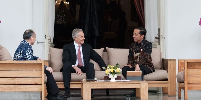 Oops, [POPULER MONEY] Tony Blair Puji RI di Pertemuan B20 | Sri Mulyani soal Duit Negara Mengalir ke Pengusaha Minyak Goreng