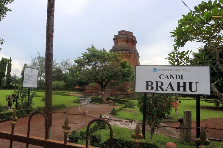 Candi Brahu di Desa Bejijong, Kecamatan Trowulan, Kabupaten Mojokerto, Jawa Timur, ditutup untuk umum sejak 21 Juni 2021 hingga 2 Juli 2021. Salah satu jejak arkeologis peninggalan Majapahit itu ditutup untuk umum guna mengantisipasi penyebaran Covid-19.