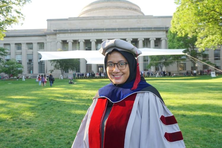 Noor Titan Putri Hartono saat diwisuda S3 dari Massachusetts Institute of Technology (MIT) pada Juni 2021.