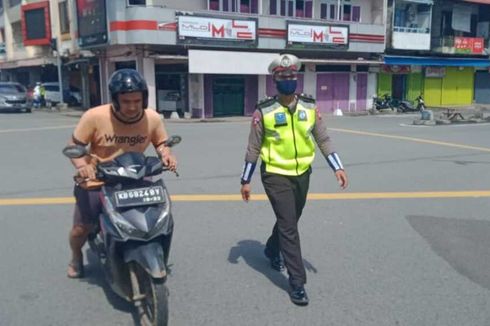 Polisi Tindak di Tempat Pengendara Mobil dan Motor Tanpa Masker