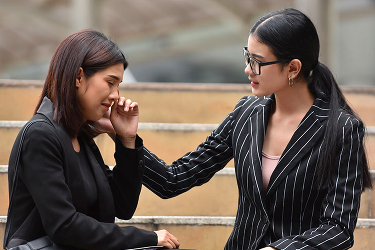 3 Cara Kendalikan Dorongan Diri untuk “Menyelamatkan” Orang Lain