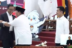 Momen Prabowo Guncangkan Badan Anies Sambil Tertawa Usai Jadi Presiden Terpilih