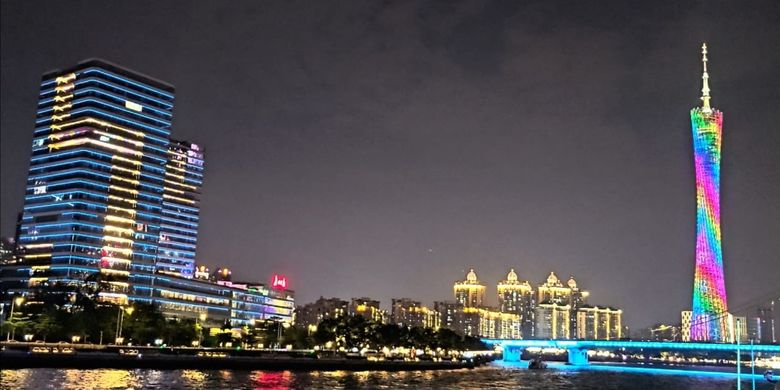 Pemandangan di sekitar Canton Tower atau yang dikenal dengan Guangzhou Tower di Guangzhou, China.