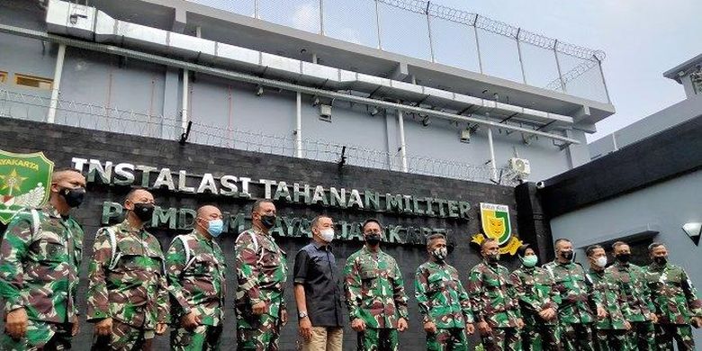 Jenderal TNI Andika Perkasa yang saat itu menjabat sebagai KSAD tengah meresmikan Smart Instalasi Tahanan Militer berteknologi Artificial Intelligence atau kecerdasan buatan pertama dalam sejarah TNI AD di Markas Pomdam Jaya Jakarta pada Selasa (20/4/2021). 