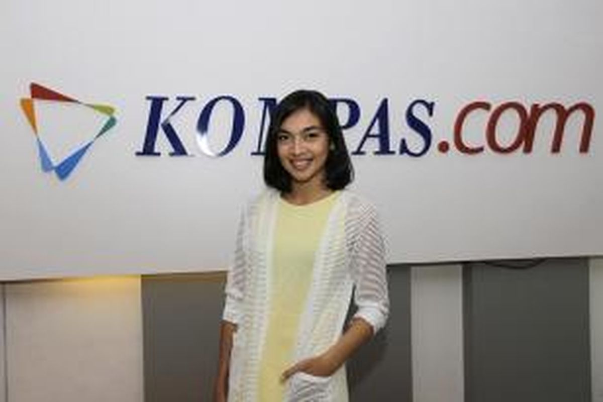 Pemain Film 3, Tika Bravani, usai wawancara di newsroom Kompas.com, Gedung Kompas Gramedia, Jakarta Pusat, Kamis (10/9/2015).