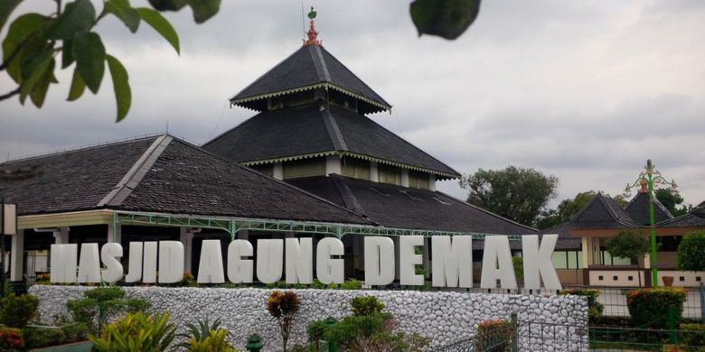 Gaji UMR Demak 2023 mengalami kenaikan sebesar 6,7 persen, selain itu UMK Demak 2023 adalah yang paling tinggi kedua di Jateng. 