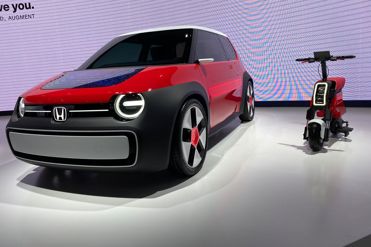 Honda pamerkan dua unit mobil masa depan di ajang Japan Mobility Show 2023