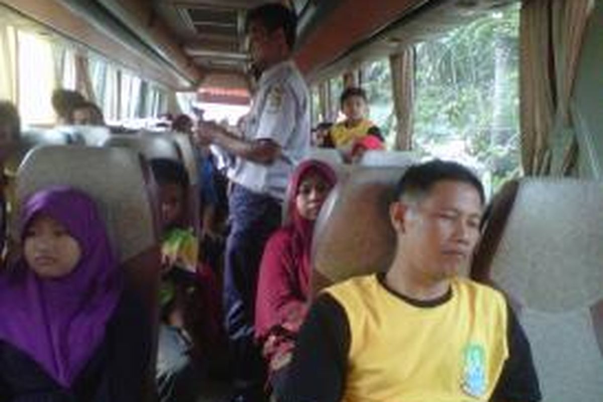 Pembukaan mudik gratis program Dinas Perhubungan Bekasi di Lapangan Multiguna, Kota Bekasi, Rabu (8/7/2015). 