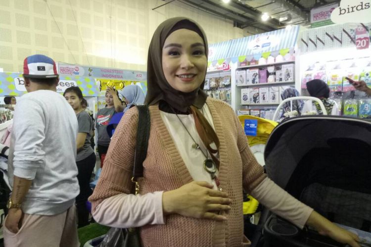 Soraya Larasati ditemui dalam acara Mother & Baby Fair di Balai Kartini, Jakarta Selatan, Kamis (27/4/2017).