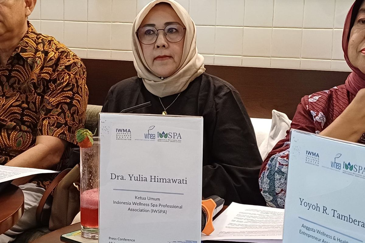 Ketua Umum IWSPA Yulia Himawati dalam konferensi pers terkait Kenaikan Pajak Hiburan 40-75 persen di Jakarta, Kamis (18/1/2024).