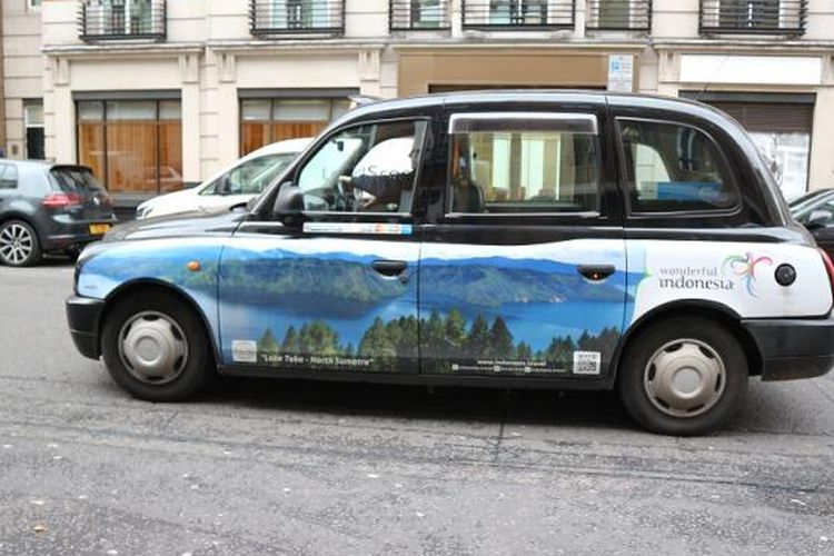 Satu dari 400 taksi yang berstiker Wonderful Indonesia tampak di salah satu pusat kota London, Rabu (16/11/2016). 