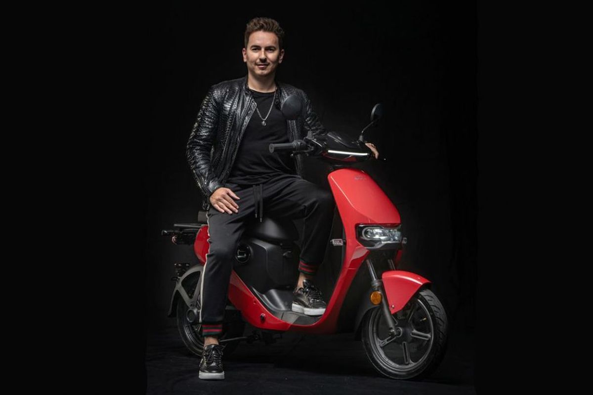 Jorge Lorenzo jadi brand ambassador motor listrik Vmoto Soco