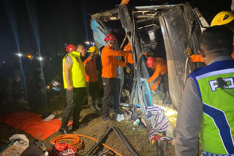 Kecelakaan di Tol Pejagan-Pemalang Km 290 Jateng, 3 Orang Meninggal Dunia