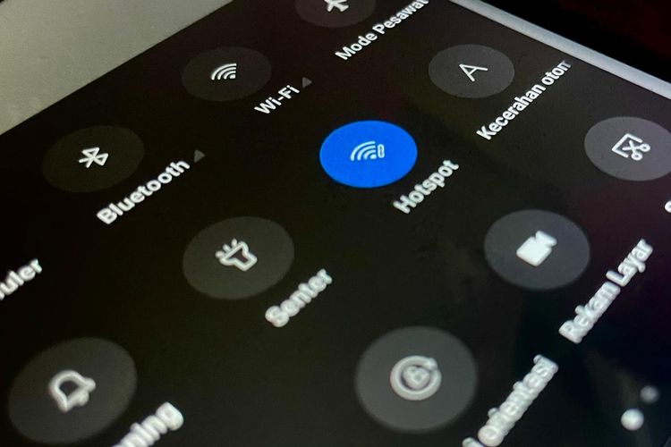 Cara mengganti password hotspot di Android dan iPhone.