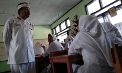 Purwakarta Menetapkan Setiap Kamis adalah Hari Kasih Sayang