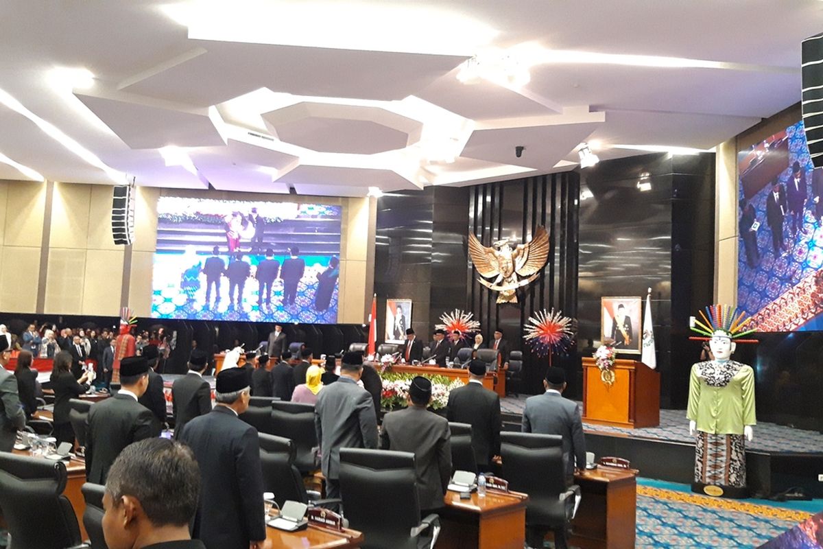 Lima pimpinan DPRD DKI Jakarta resmi mengucap sumpah jabatan di ruang paripurna, lantai 3, Gedung DPRD DKI, Senin (14/10/2019).