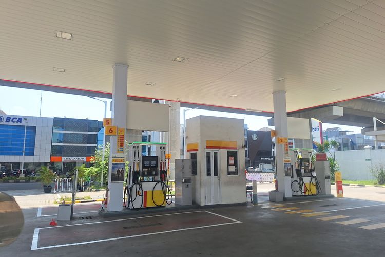 Shell Kelapa Gading, Jakarta Utara, sempat diserbu pengendara. Kamis (25/9/2025).