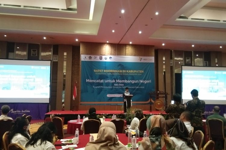 Rapat Koordinasi (Rakor) Kabupaten Pendataan Awal Registrasi Sosial Ekonomi 2022 di Hotel Swisbelinn Karawang, Rabu (21/9/2022).