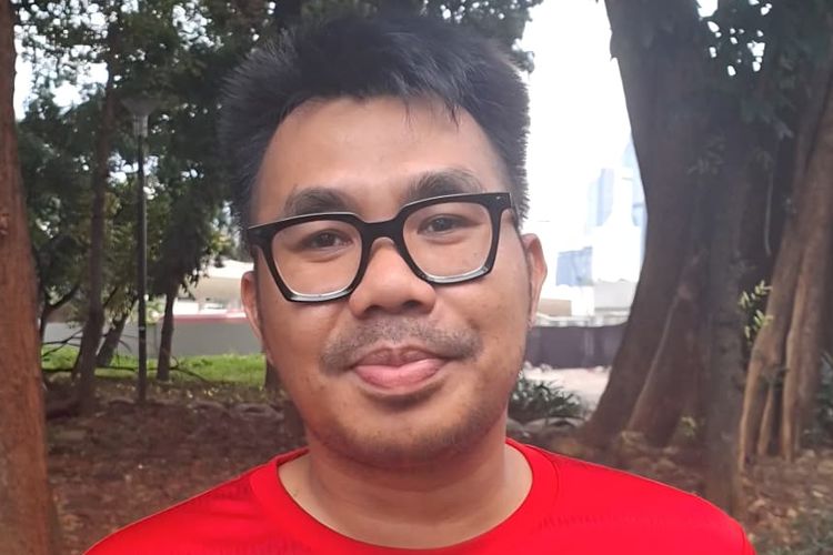 Iqbal Mustafa saat diwawancarai Kompas.com di Stadion Madya Gelora Bung Karno, Jakarta, Selasa (24/03/2026)