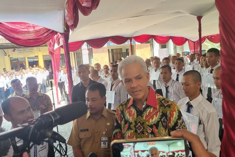 Gubernur Jateng Ganjar Pranowo menghadiri Pembukaan Seleksi Magang jepang di kantor Disnakertrans Jateng, Senin (12/6/2023).