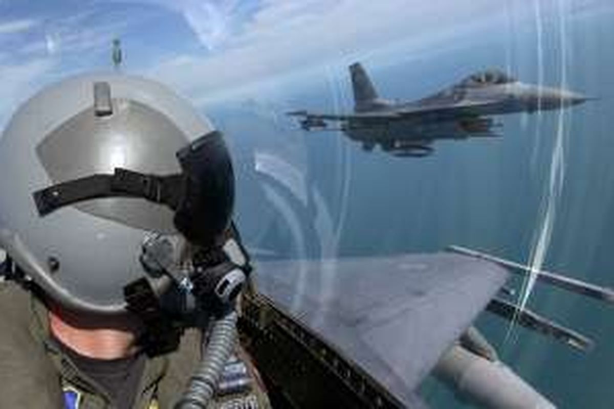 Ilustrasi Pilot F-16.