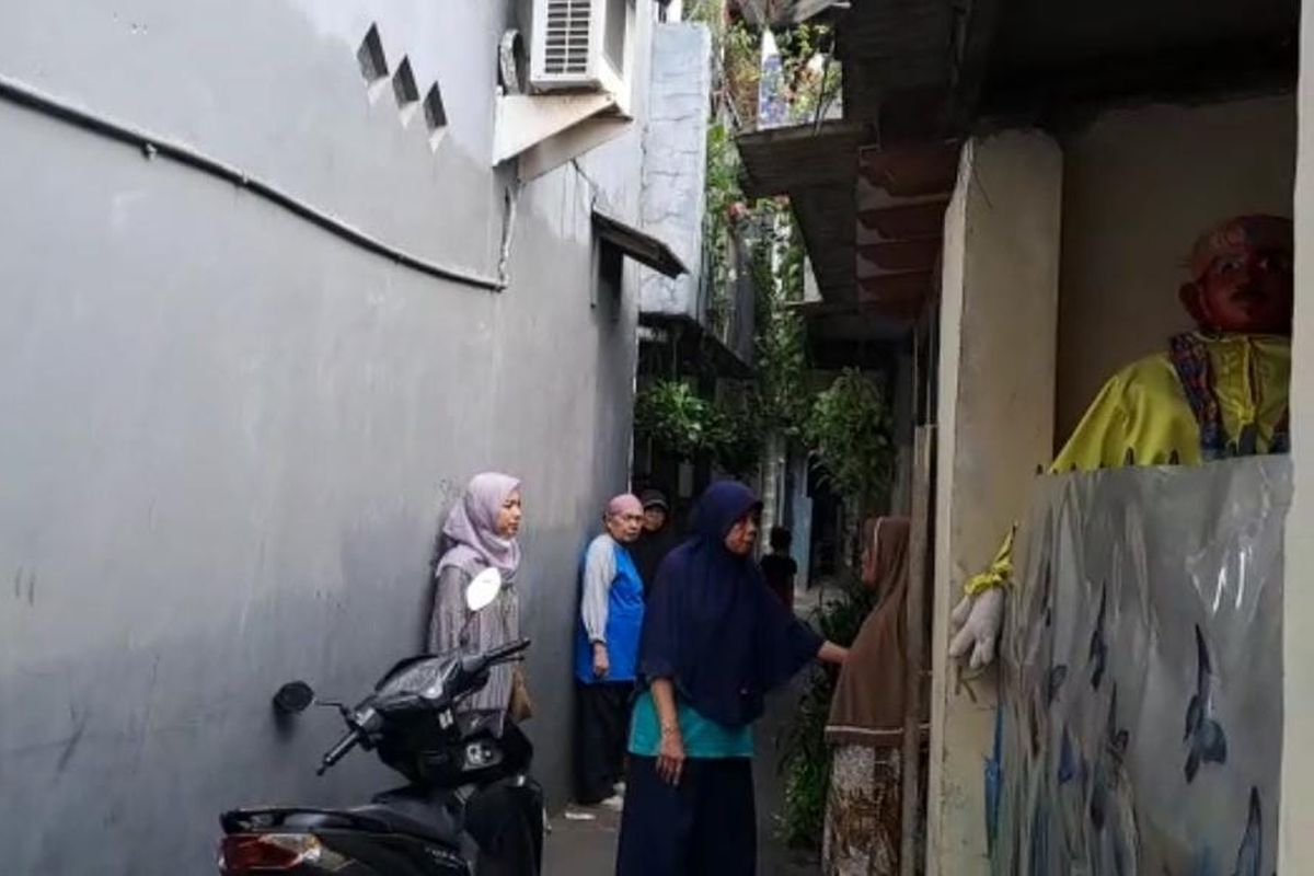 Kawasan sekitar rumah remaja berinisial RJ (17) yang diduga diculik di kawasan Kebon Jeruk, Jakarta Barat, Jumat (5/5/2023). 