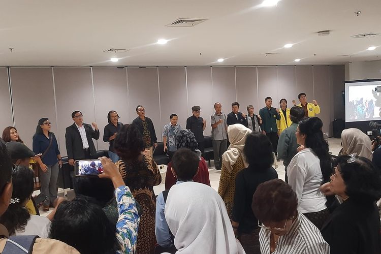 Sejumlah akademisi dari berbagai perguruan tinggi se-Jabodetabek menyampaikan Seruan Salemba di Kampus Universitas Indonesia Salemba, Jakarta, Kamis (14/3/2024).