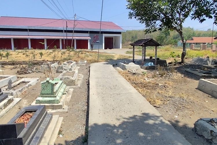 Kades Bantah Kopdes Merah Putih Cigobang Berdiri di Tengah Kuburan: Lokasinya Strategis