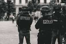 Polisi Ganteng di Dunia, Pesonanya Bikin Cewek Klepek-klepek