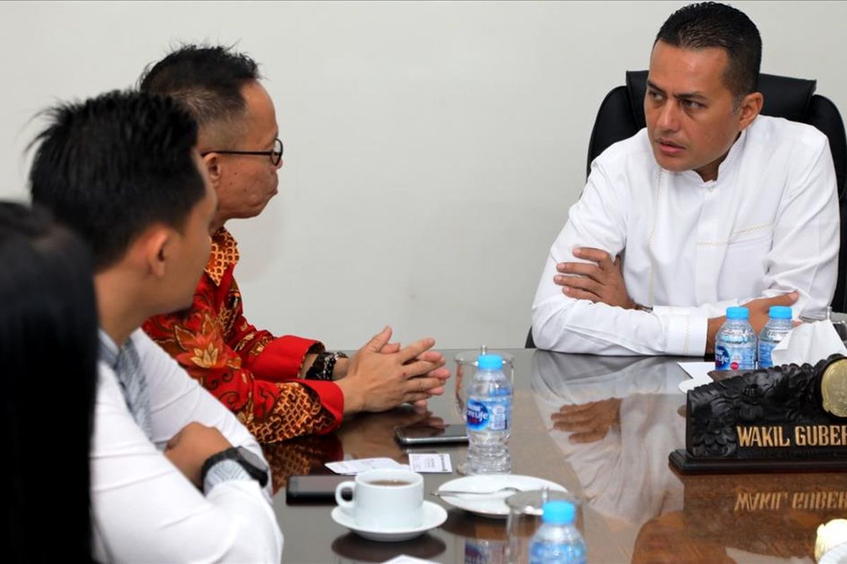 Wakil Gubernur Sumut Musa Rajekshah saat menerima Head of Government Relations Sumatera PT Aplikasi Anak Bangsa (Gojek Indonesia), Muhammad Ruslan di kantornya, Jumat (12/7/2019). 