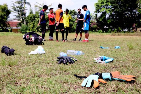 Demi Kiper Asing, Arema FC Ingin Lepas Satu Penjaga Gawang