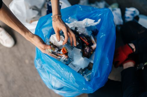 4 Cara Sederhana Mengurangi Sampah Plastik di Rumah