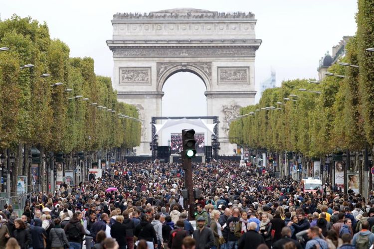 Paris saat Car Free Day digelar pada Minggu (1/10/2017).