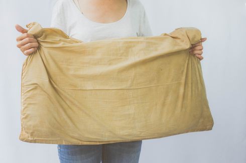 8 Kesalahan Mencuci Bantal dan Guling yang Harus Dihindari