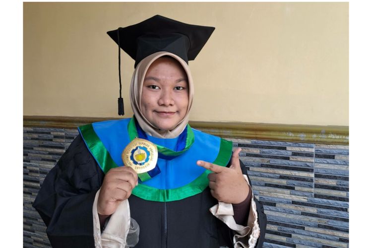 Qonita Qurratu Aini, lulusan termuda ITS yang pernah didanai Google dan Kemendikbud Ristek