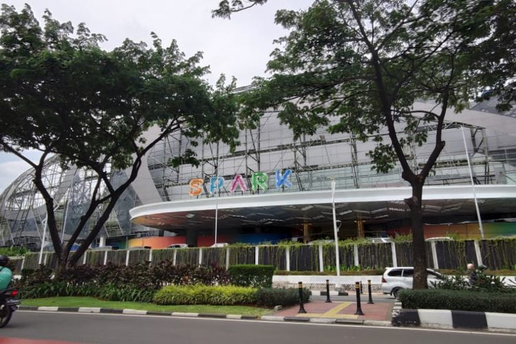 Suasana di Senayan Park Mall, Minggu (15/11/2020).