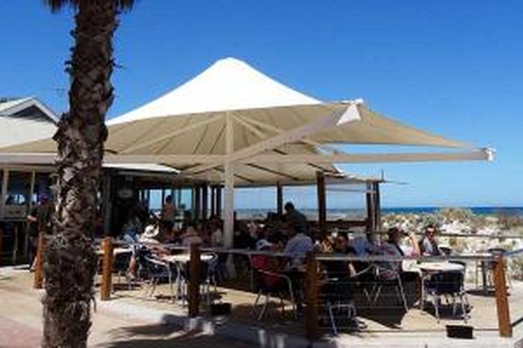 Sebuah kafe di West Beach, sekitar satu jam dari pusat kota Adelaide, di negara bagian selatan Australia.