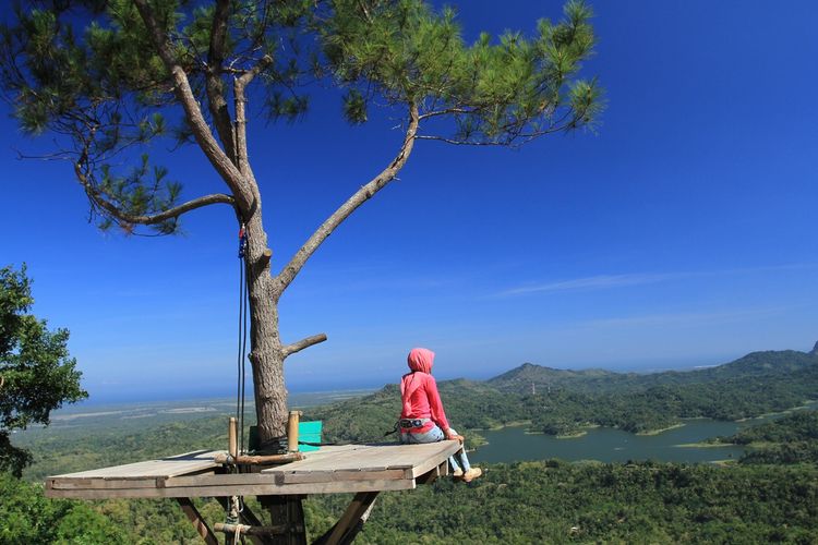 Pemandangan dari kawasan wisata alam Kalibiru Kulon Progo.