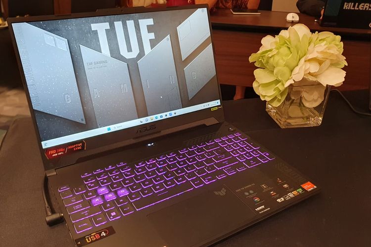 Asus TUF Gaming A15 juga masih mengusung konsep yang sama seperti pendahulunya, dengan sertifikasi ketahanan militer AS dan performa yang mumpuni.