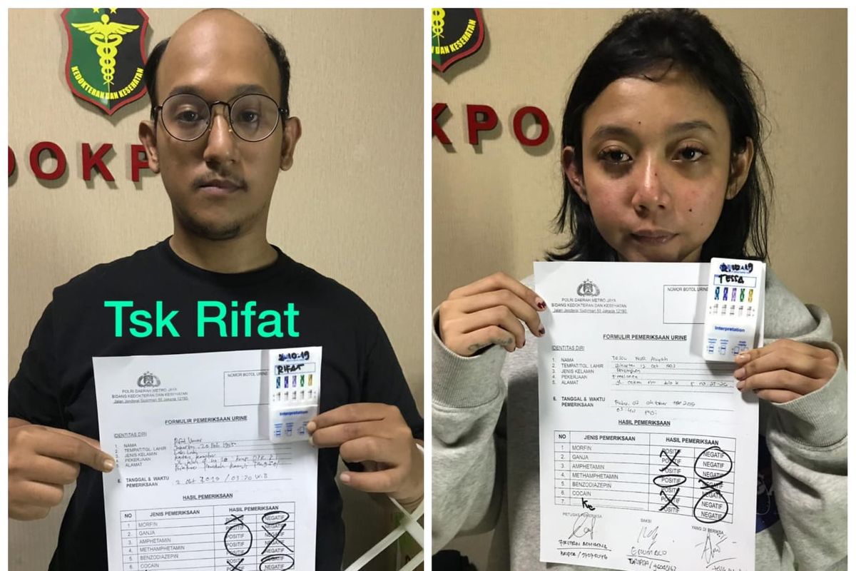 Artis sinetron dan pemain lenong Rifat Umar atau biasa juga dikenal dengan nama Rifat Sungkar bersama teman wanitanya, Tessa, menjadi tersangka penyalahgunaan narkoba diamankan di Polda Metro Jaya, Kamis (3/10/2019).