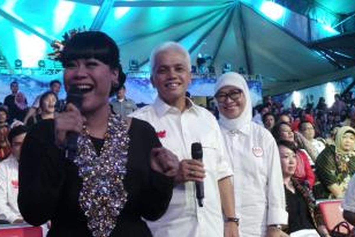 Hatta Rajasa menghadiri acara Grand Final Kontes Dangdut Indonesia (KDI) 2014 di Theater Bhinneka Tunggal Ika, Taman Mini Indonesia Indah, Jakarta, Senin (16/6/2014) malam.