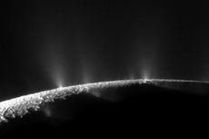 101 Semburan Uap Panas Ditemukan di Bulan Saturnus
