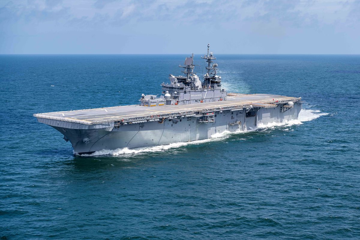 AS Kerahkan Kapal Tempur USS Tripoli ke Timur Tengah, Sinyal Invasi ke Iran?
