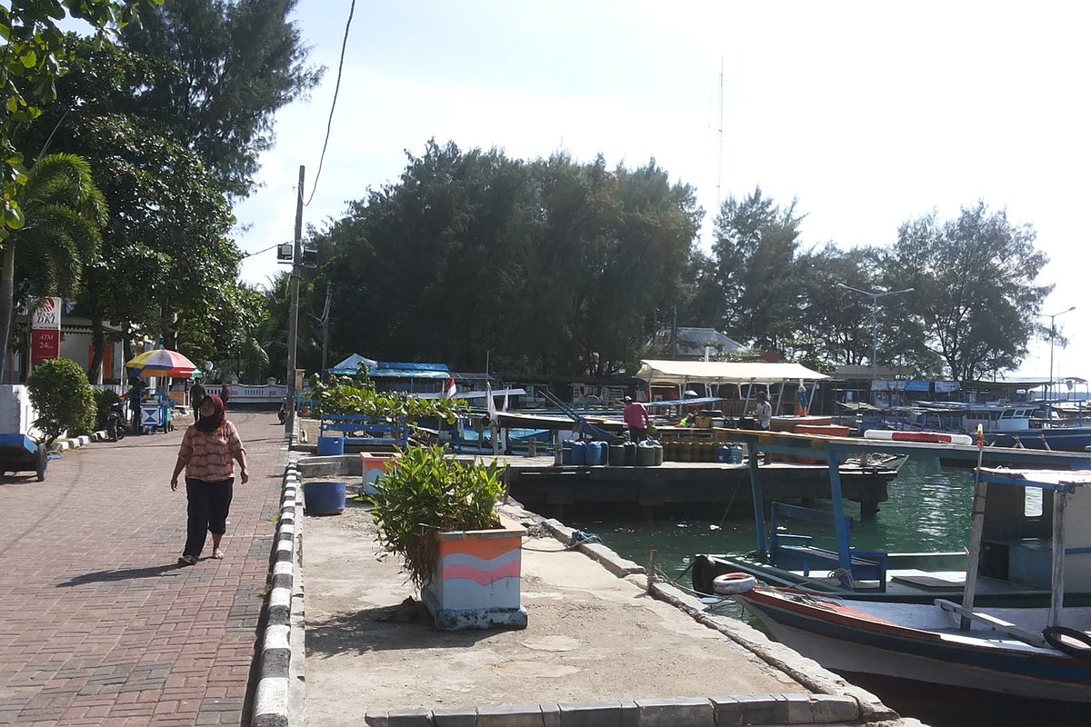 Suasana di salah satu sudut Pulau Pramuka, Kepulauan Seribu.