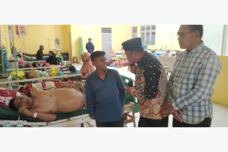 Wakil Bupati (Wabup) Pidie Jaya Said Mulyadi mengunjungi Rumah Sakit Umum Cut Mutia (RSUCM) untuk menemui Rusli dan Rahmat Aulia. 