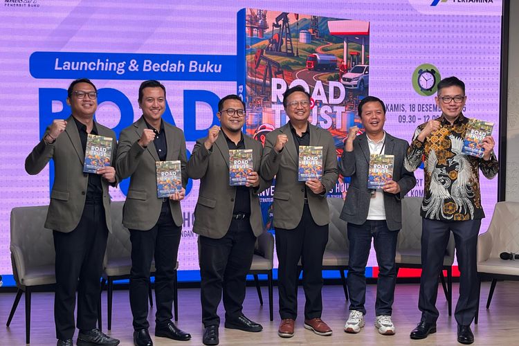 Peluncuran buku Road to Trust: Strategi Pertamina Membangun Relasi Solid dengan Investor di BBJ Art Gallery, Menara Kompas, pada hari ini, Kamis (18/12/2025). 